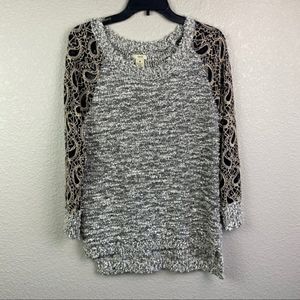 Escio Silver and Black Knit Sweater